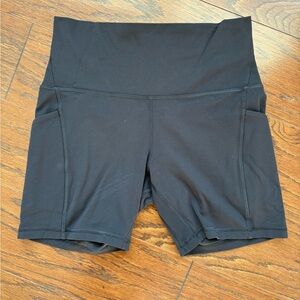 Lululemon Align Shorts 6inch with pockets - size 8